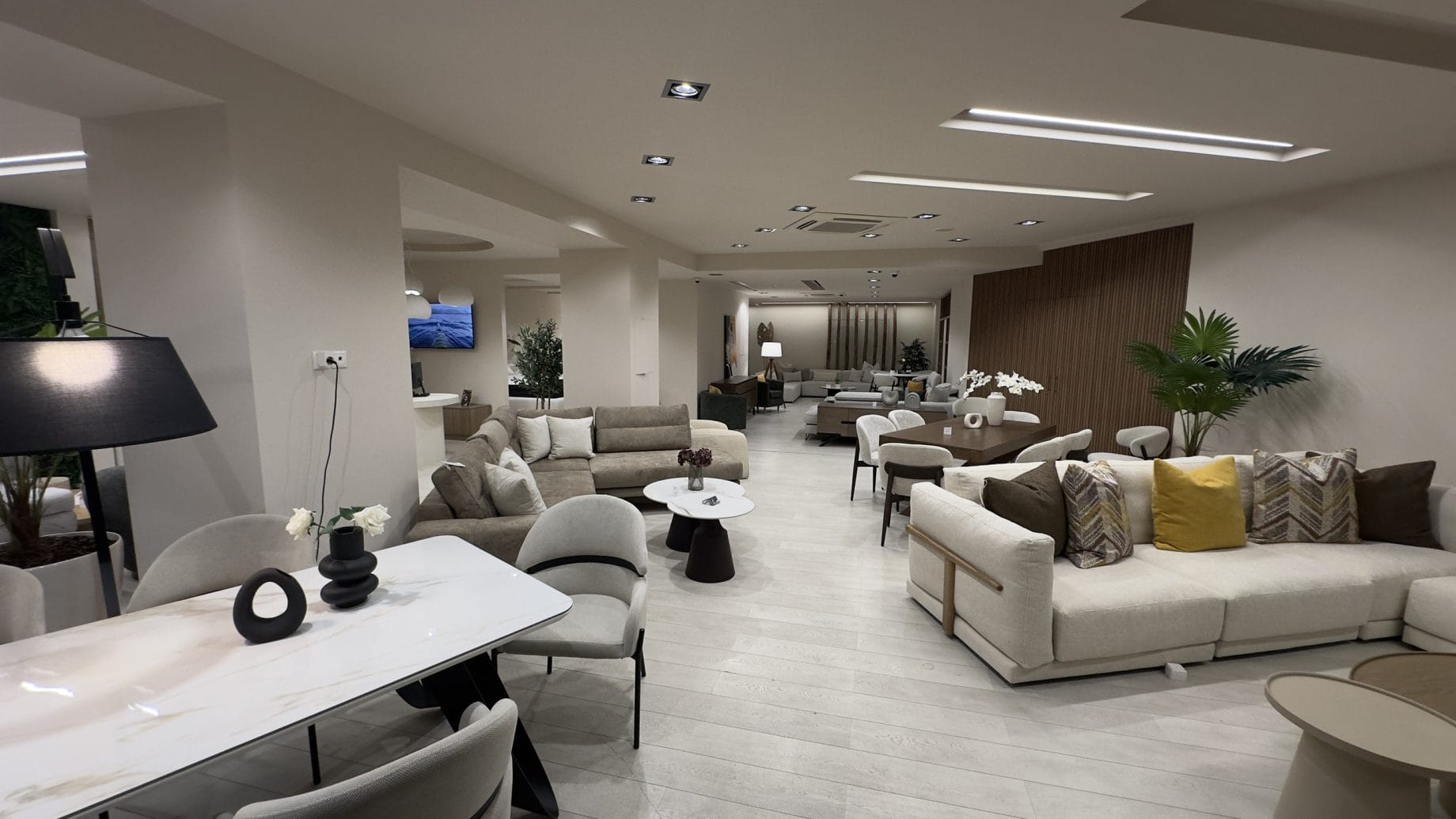 Το showroom του Επιπλοδείκτη στην Ξάνθη – καναπέδες, τραπεζαρίες και καθιστικά